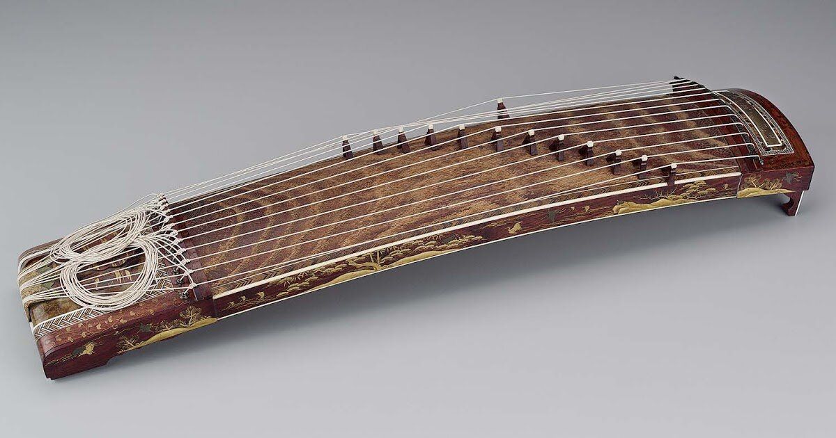 источник фото https://stylishbag.ru/kartinki/yaponskij-muzykalnyj-instrument-koto-kartinki.html