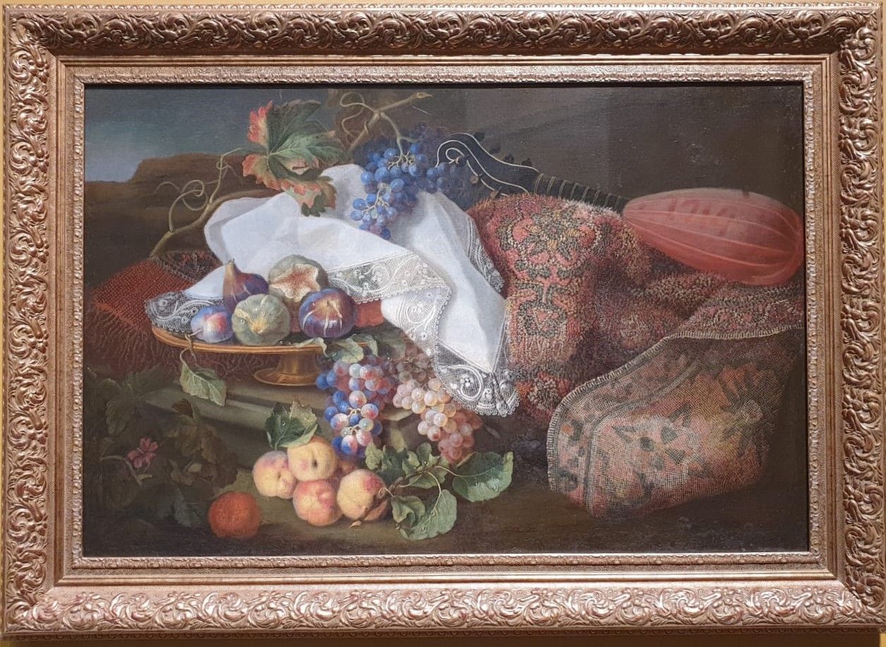Максимилиан Пфайлер 1660-1722 Натюрморт с фруктами, ковром, мандолиной и белой скатертью.  1714