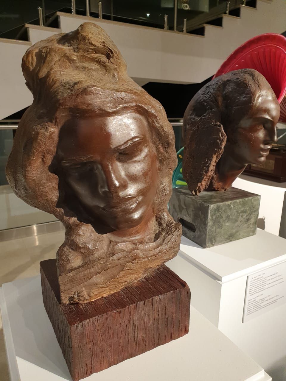 С.Д.Эрьзя (1876-1959) Женский портрет. Слепок с оригинал. Гипс тонированный. Оригинал кебрачо. 1948