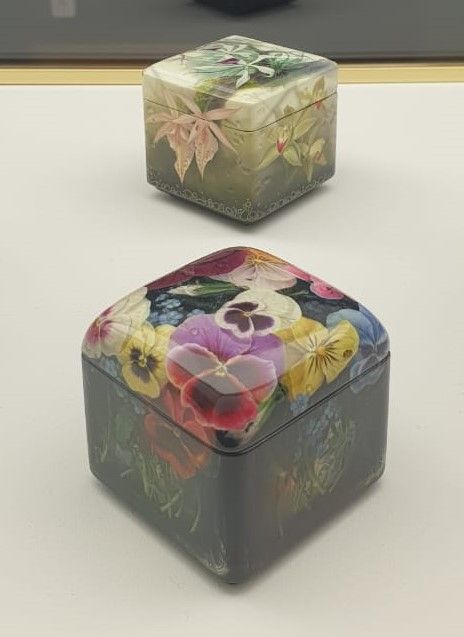 Коробочка "Букет" Калинин В.О.Федоскино, 2005