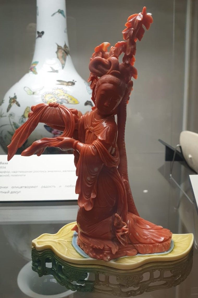 Красавица Си-ши 1940-1950 гг Коралл, резьба, гравировка