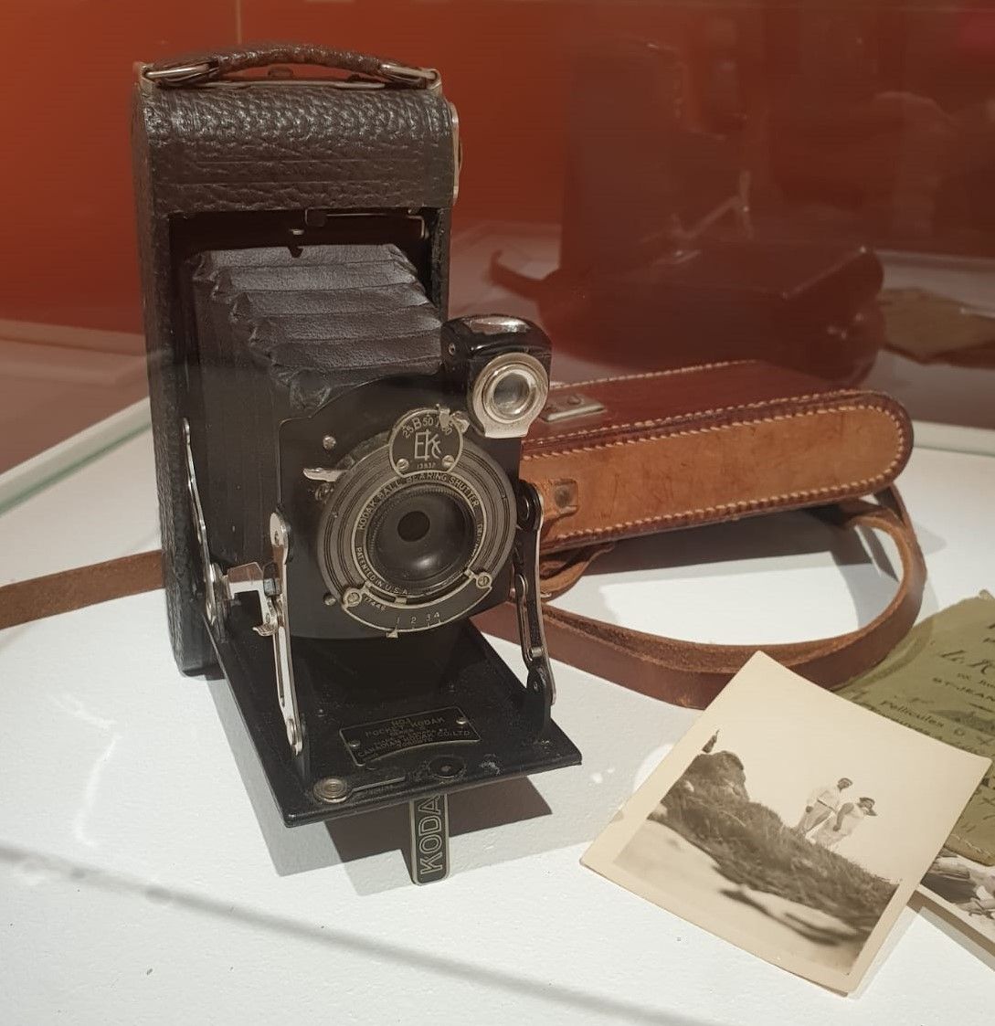фотоаппарат Pocket Kodak пленочный Отделан кожей под крокодила. Приобретен К.С.Мельниковым в Париже в 1925 г.
