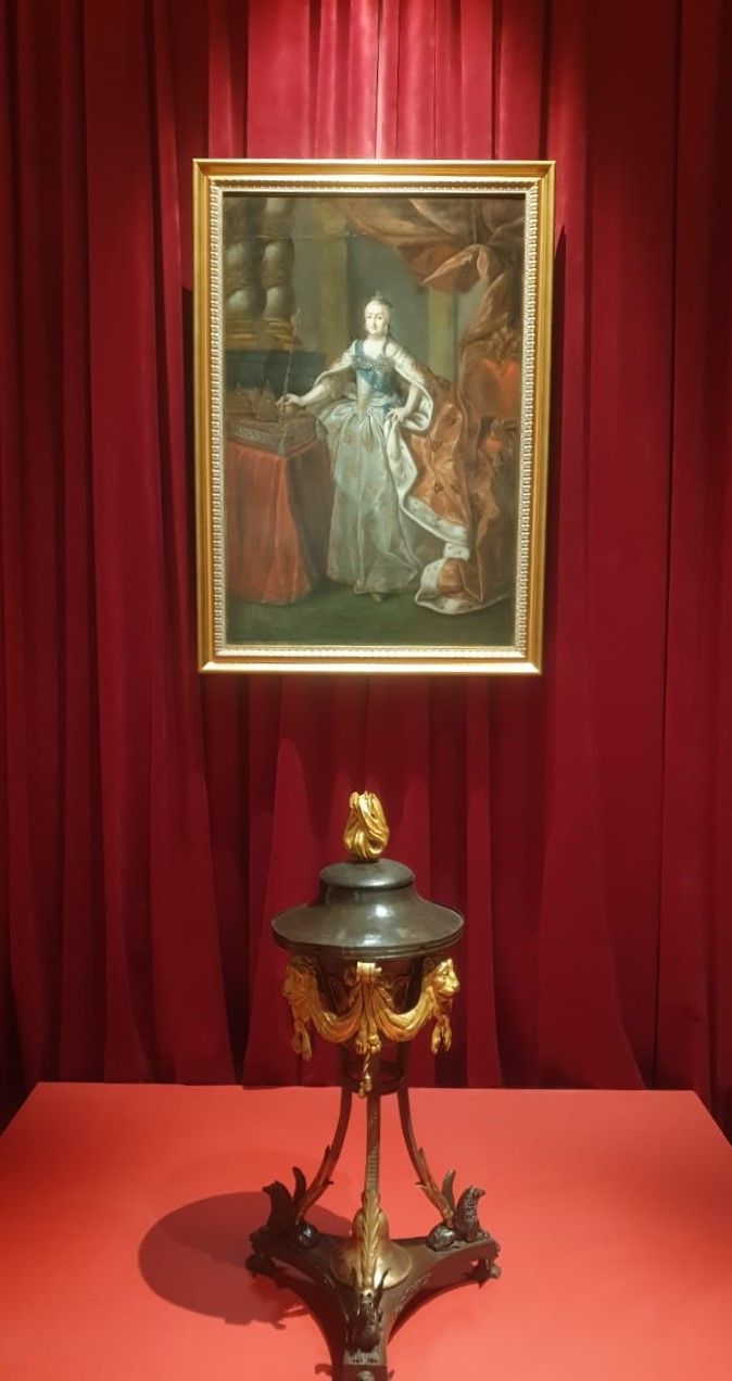 Неизвестный художник Портрет Екатерины II 1760-е холст, масло. Курильница. Слесарная мастерская князя Н.Б.Юсупова в селе Архангельском. 1827 г