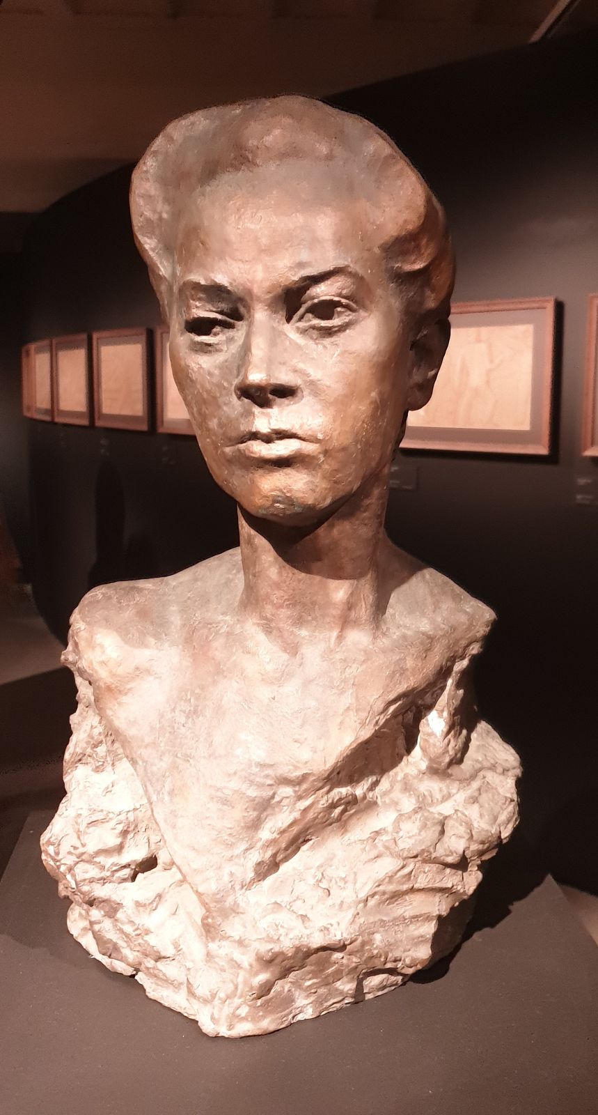 Сергей Кольцов. Портрет жены. 1940-е. бронза