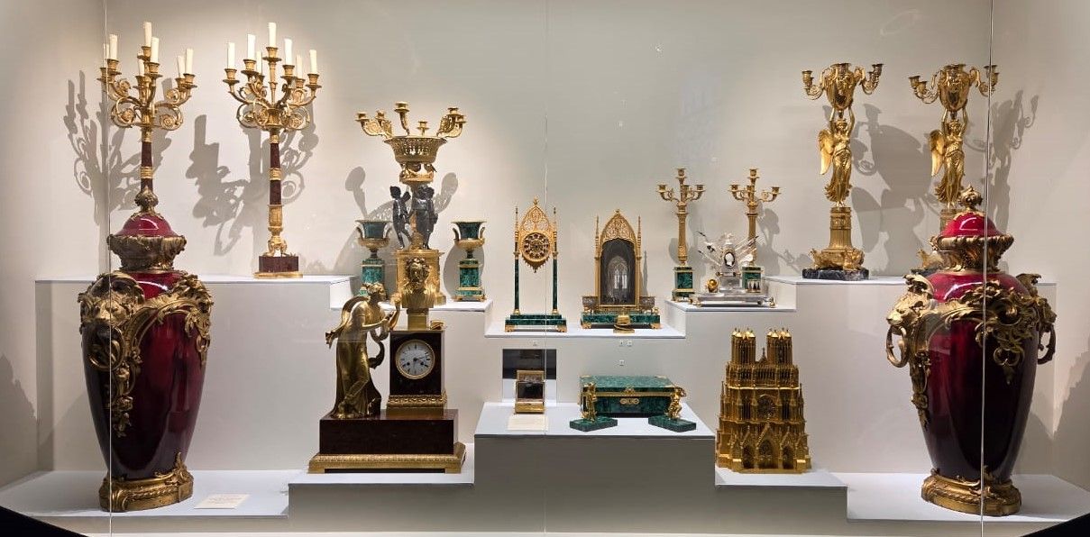 Комплекс мемориальных предметов из малахита и бронзы. 1820-1830-е гг.