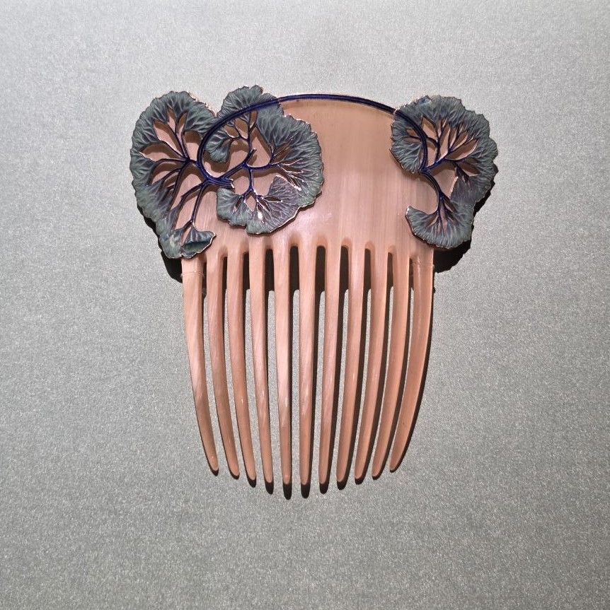 Гребень Франция. XIX в. Rene Lalique золото, рог, эмаль